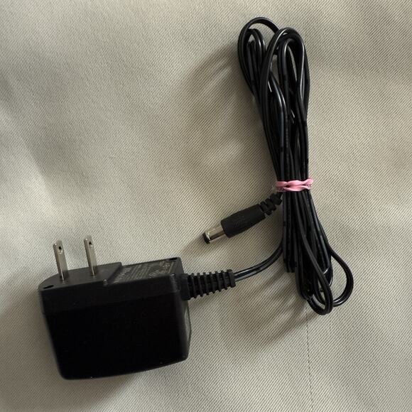 Netgear ProSafe GS108v4 8 Port Gigabit Desktop Ethernet Unmanaged Switch ProSafe - Picture 12 of 13